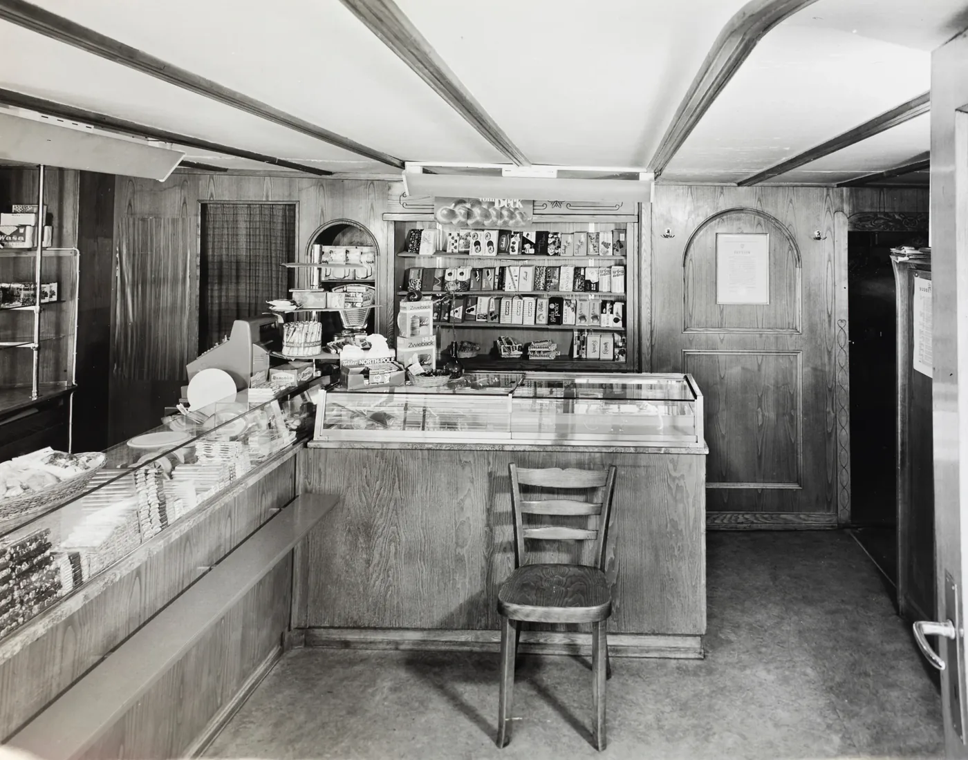 Der frühere Verkaufsraum – historische Aufnahme der Bäckerei Furter